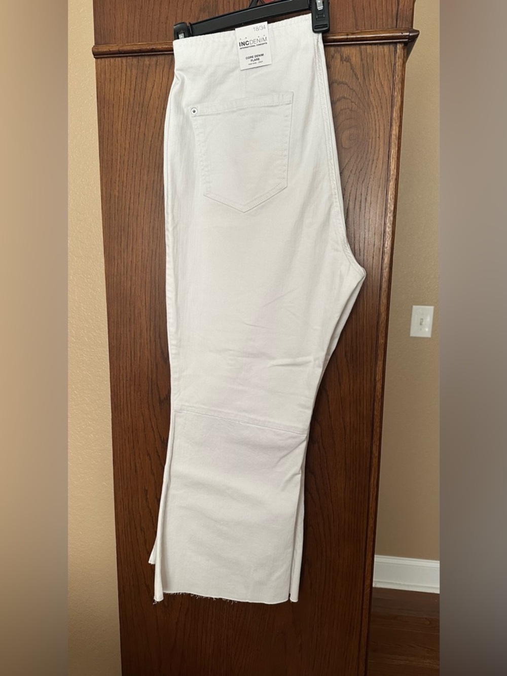 INC International Concepts White Cropped Ankle Pants